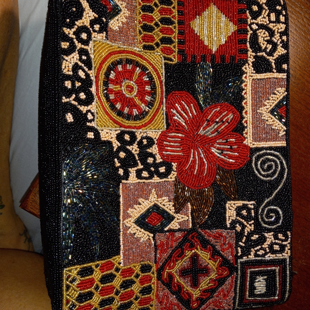 CHICO'S LADIES CLUTCH BEADED HANDBAG